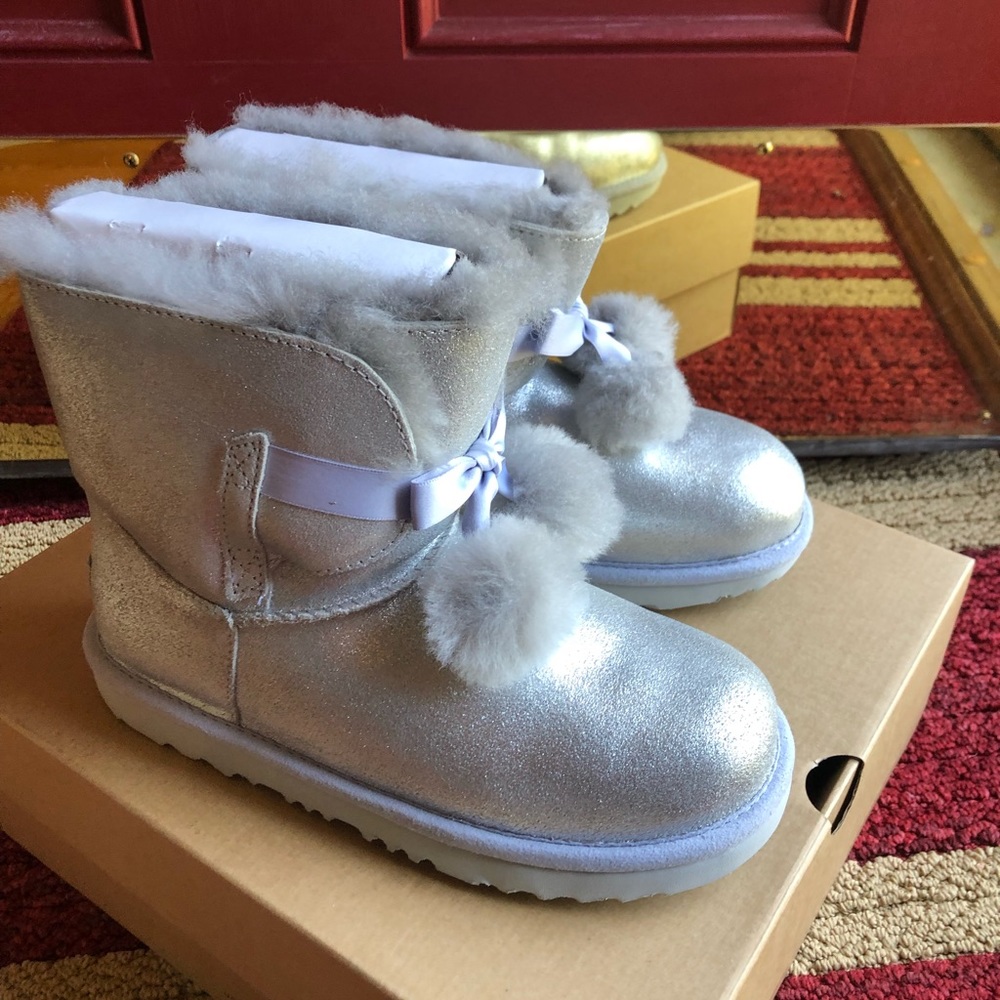 New authentic UGG Gita boots